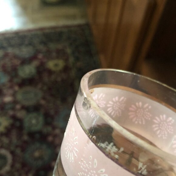 Hand Painted Ruffled Edge Lemonade Set - Picture 10 of 12